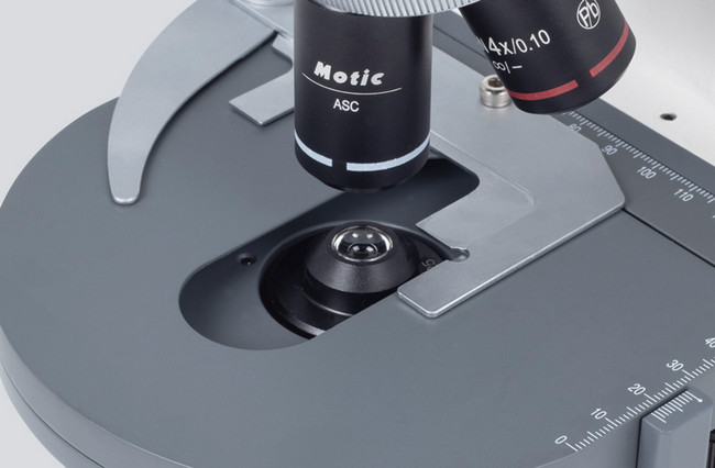 MOTIC M200系列教学用生物显微镜的机械载物台